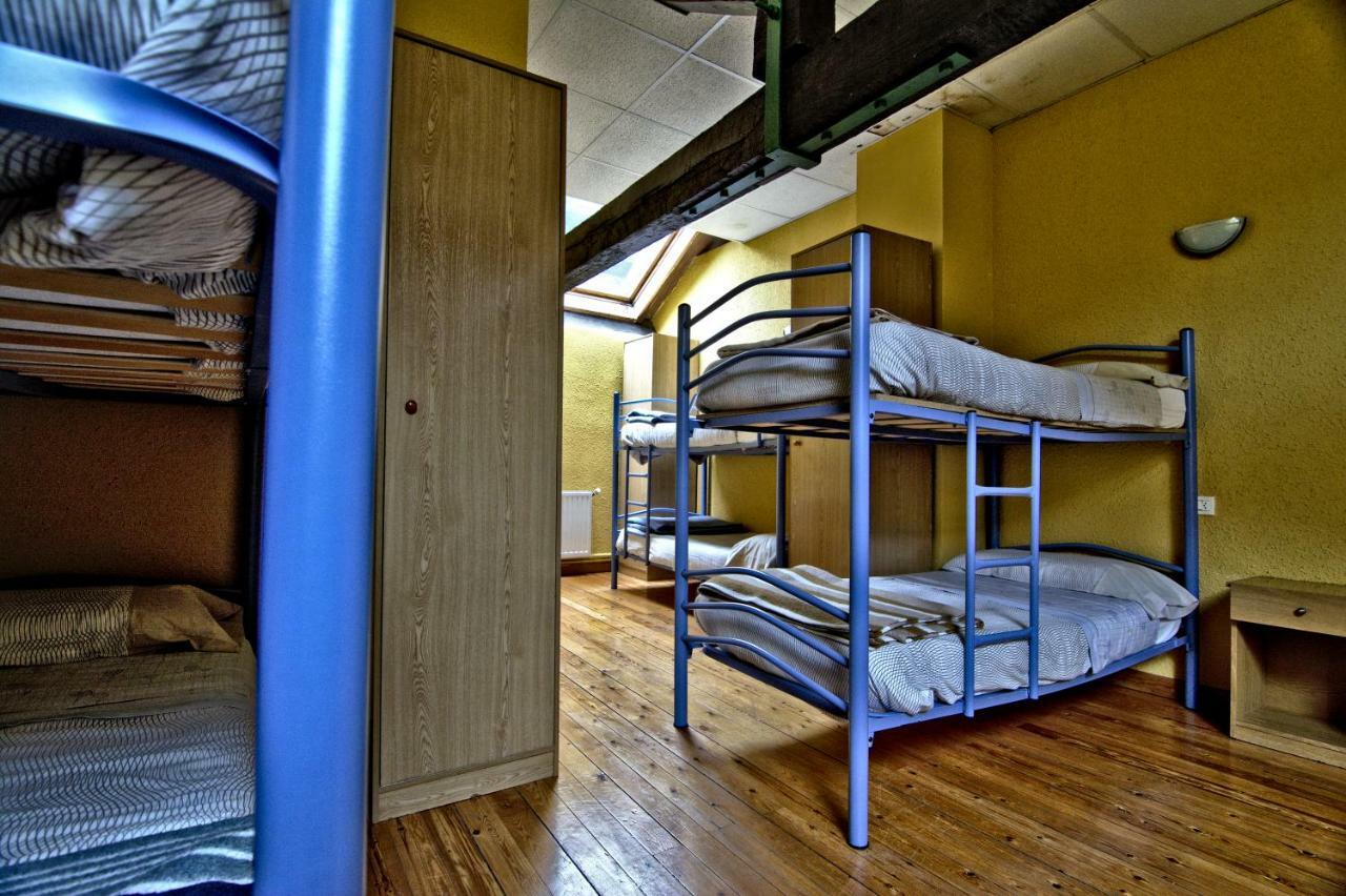 Albergue Juvenil De Bustiello Bustiello  ภายนอก รูปภาพ