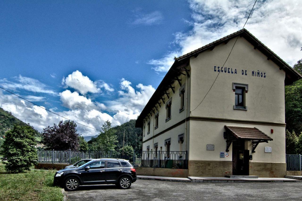 Albergue Juvenil De Bustiello Bustiello  ภายนอก รูปภาพ