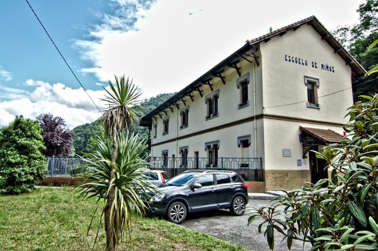 Albergue Juvenil De Bustiello Bustiello  ภายนอก รูปภาพ